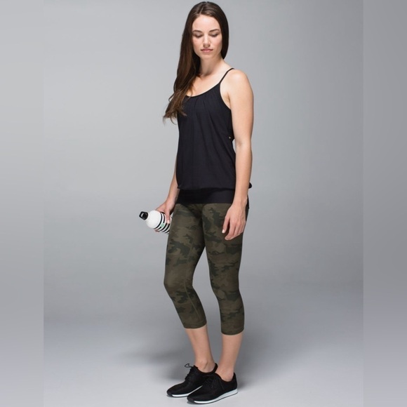 Lululemon Wunder Under Crop Full-On Luxtreme Savasana Camo Fatigue Green Sz 8 - Picture 5 of 11